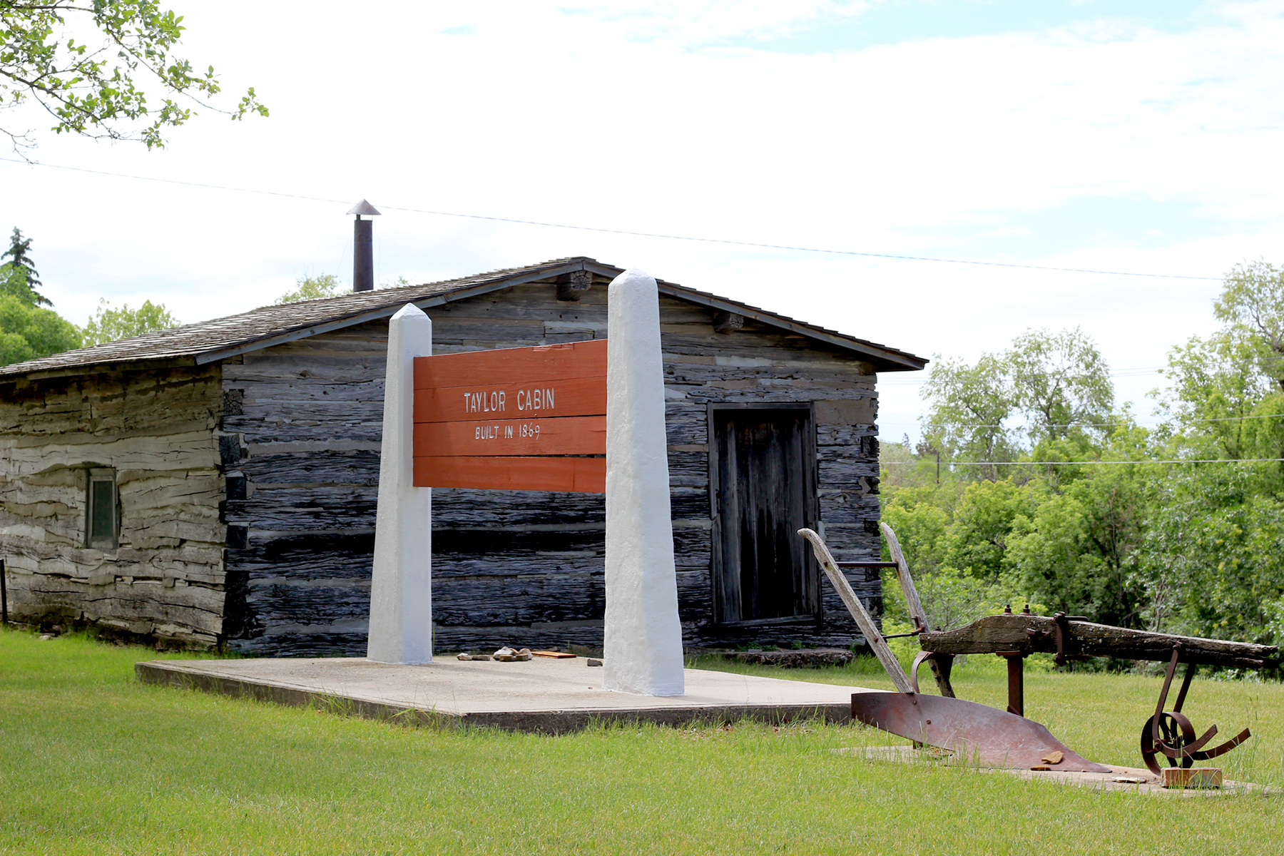 Joe Taylor Cabin in Washburn North Dakota